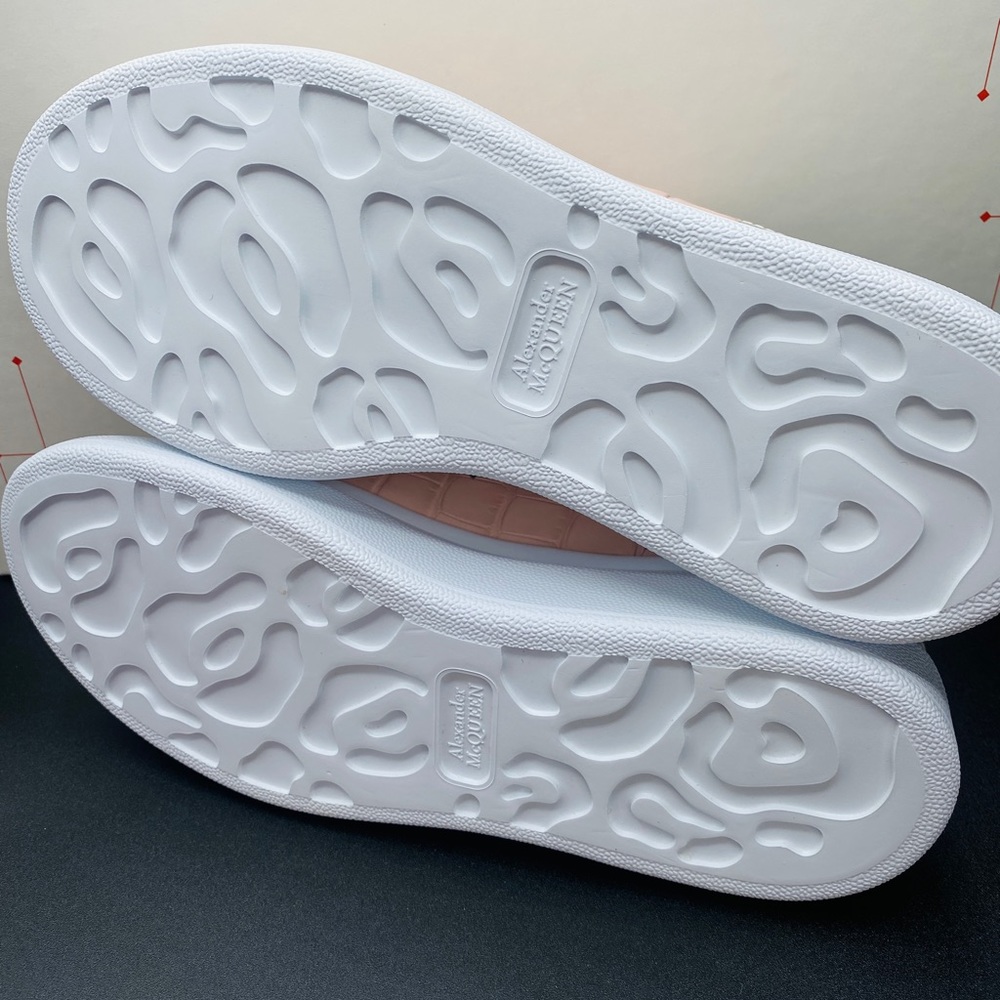 Alexander McQueen Women’s Oversized Leather Sneakers Size 6 NWB AUTHENTIC - Picture 7 of 8